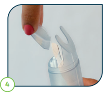 Image_of_hand_removing_the_needle_cover.png
